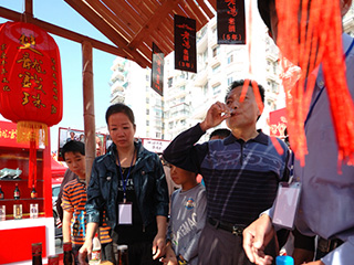 展古城風(fēng)采 傳播酒文化