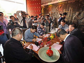 福建雙龍戲珠酒專家鑒評(píng)會(huì)圓滿成功！